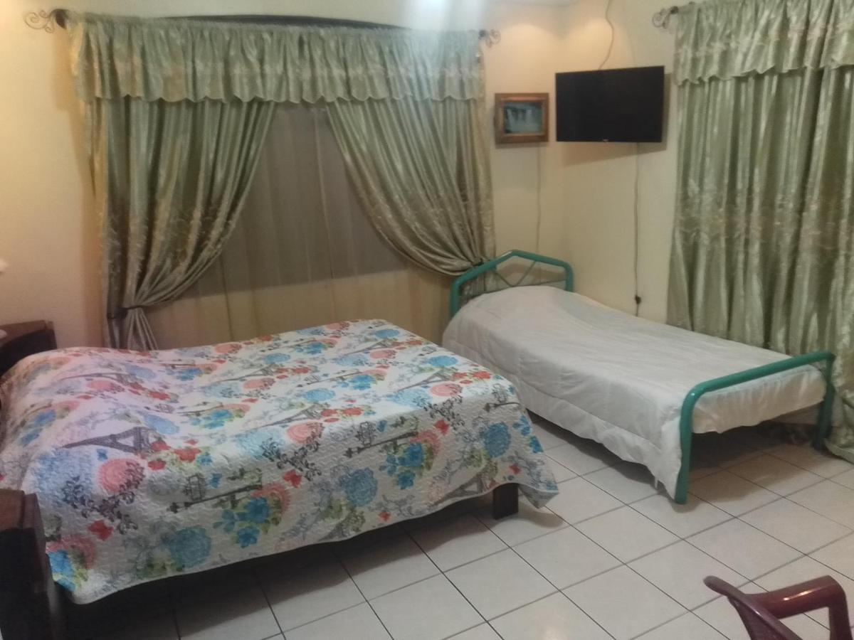 Alexander B&B Alajuela Екстериор снимка