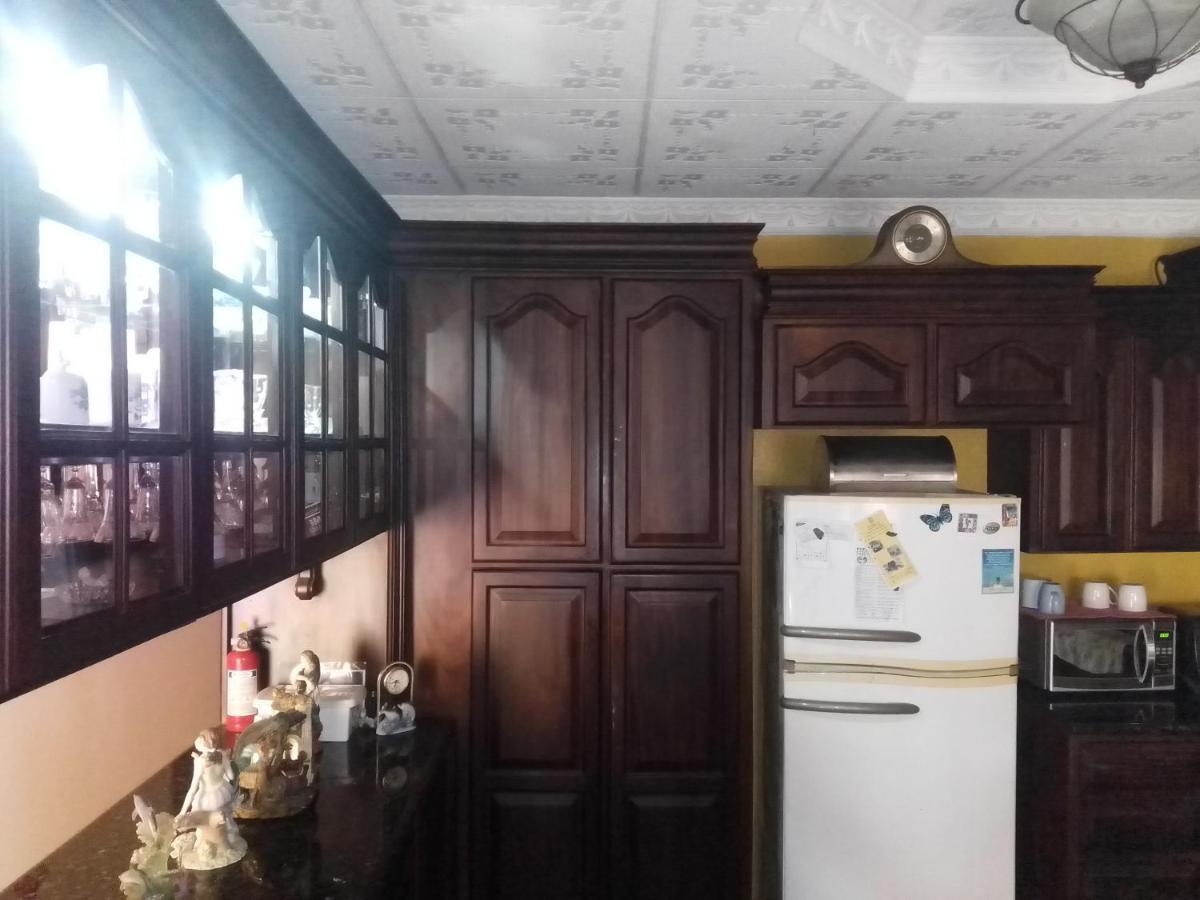 Alexander B&B Alajuela Екстериор снимка