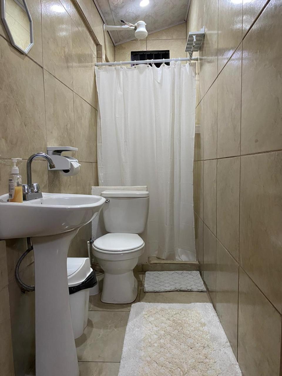 Alexander B&B Alajuela Екстериор снимка