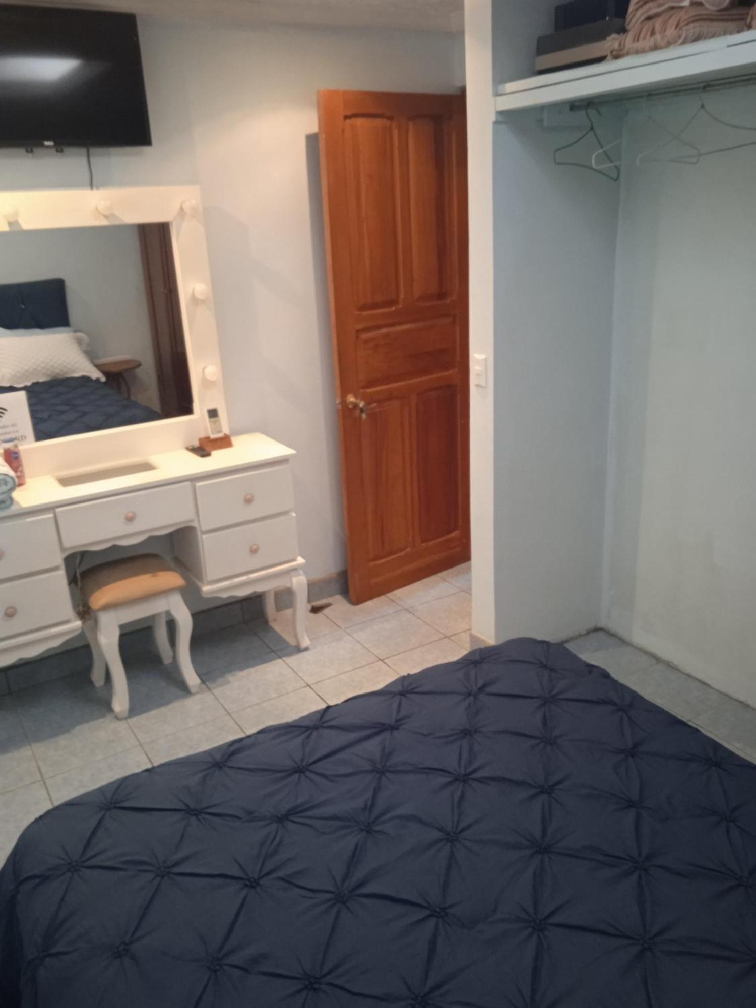 Alexander B&B Alajuela Екстериор снимка